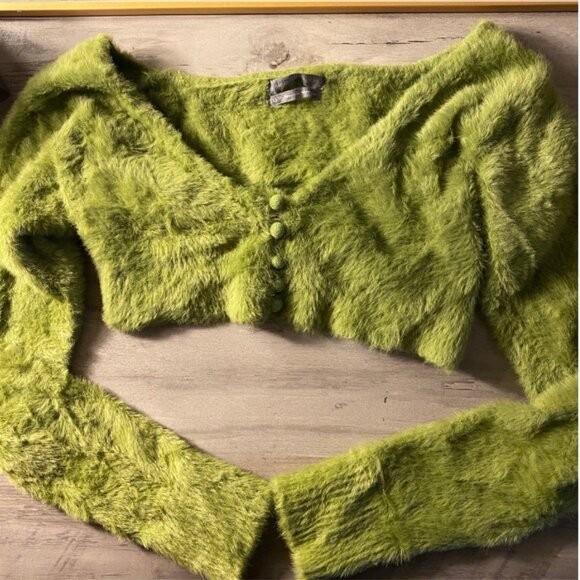 UO Green Fluzzy Crop Sweater. - Picture 1 of 2